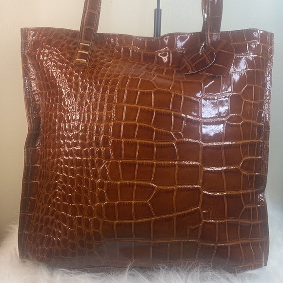 GENUINE LEATHER MADE IN ITALY Large Tote( NWOT) - Picture 4 of 11